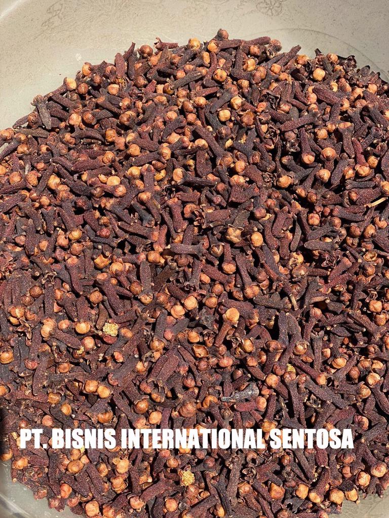 Product image - Clove : whole and clean, high quality / EU standard, bulk packing, origin : Indonesia. TDS and Sample are available upon request.